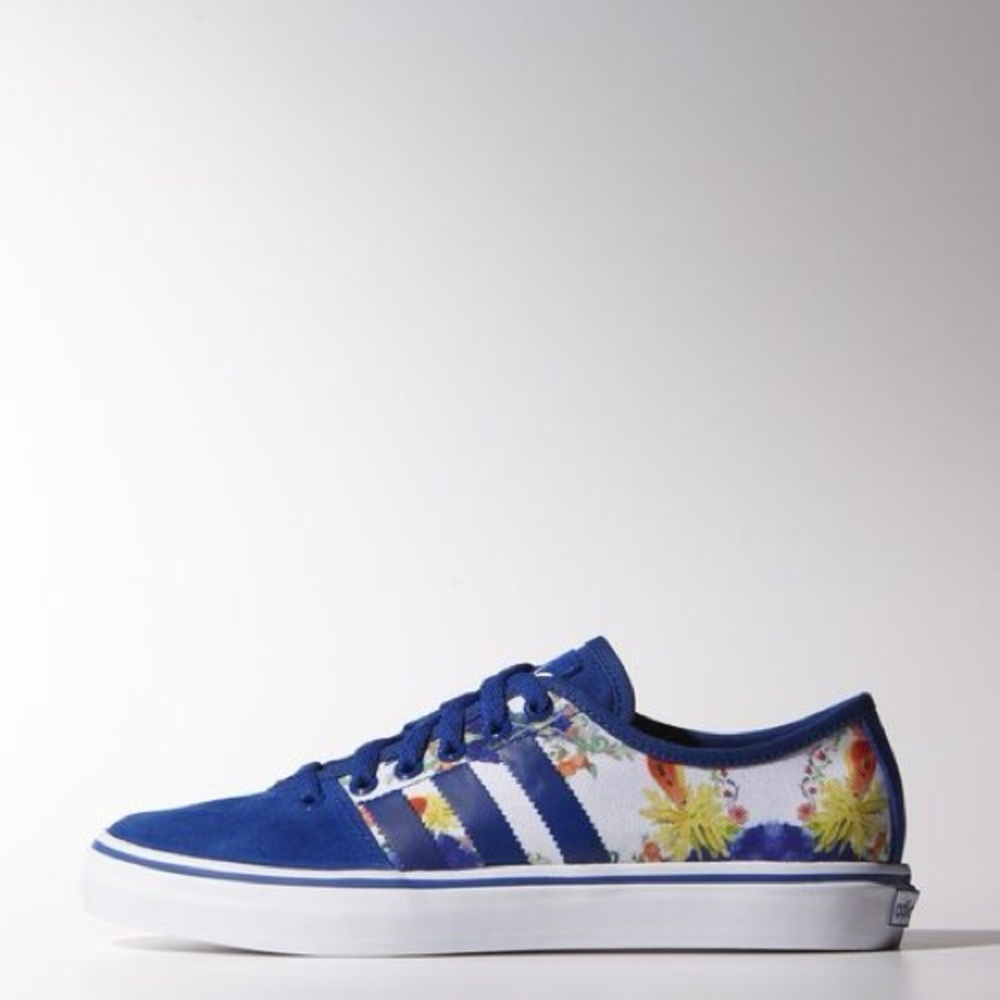 👟 Women’s Adidas Blue Floral Sneakers
